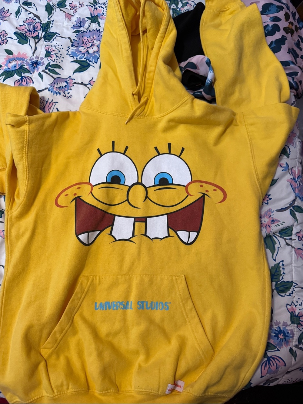 Universal Studios Yellow SpongeBob Graphic Pullover Hoodie